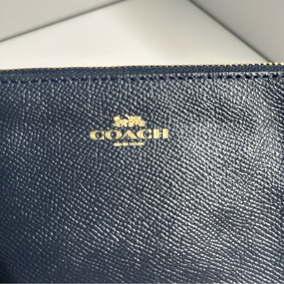 NWT Coach Women\'s Midnight Black Corner Leather Zip Wristlet‎